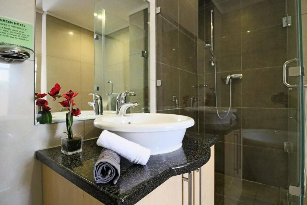 Upmarket Sandton Hydro Park Apartments Йоханесбург Екстериор снимка