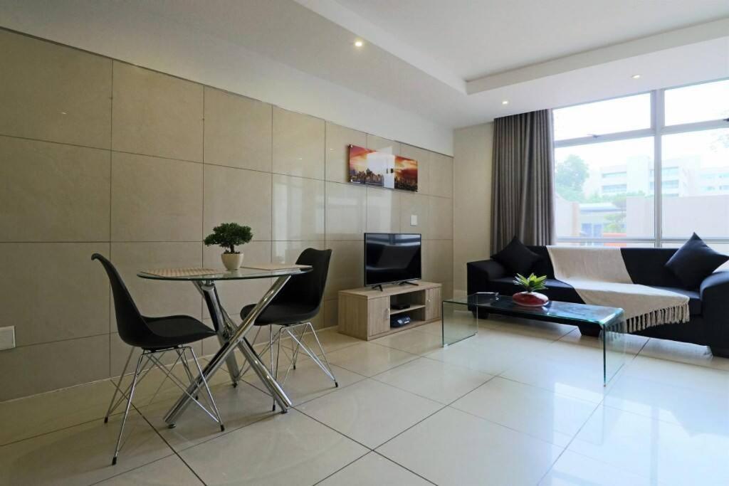 Upmarket Sandton Hydro Park Apartments Йоханесбург Екстериор снимка