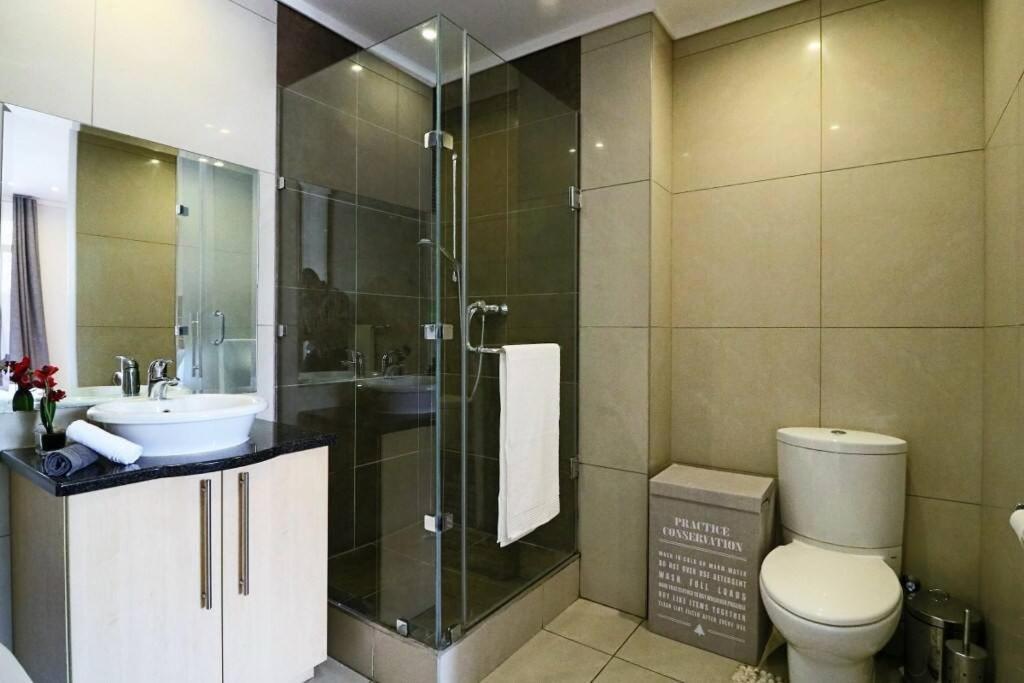 Upmarket Sandton Hydro Park Apartments Йоханесбург Екстериор снимка