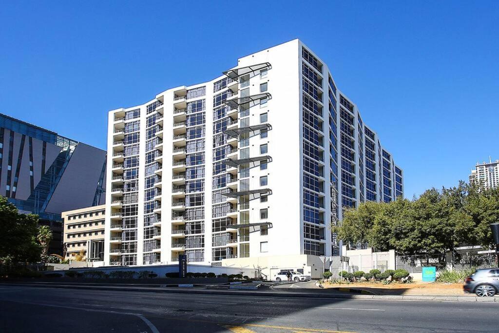 Upmarket Sandton Hydro Park Apartments Йоханесбург Екстериор снимка